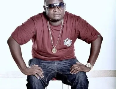 berry black natafuta mrembo